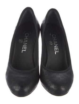 Chanel 2014 Interlocking CC Logo Pumps