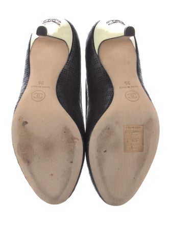 Chanel 2014 Interlocking CC Logo Pumps
