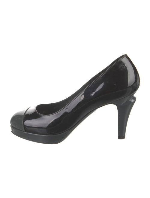 Chanel Interlocking CC Logo Patent Leather Pumps