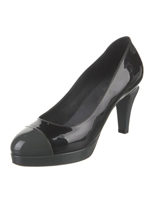 Chanel Interlocking CC Logo Patent Leather Pumps