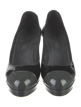 Chanel Interlocking CC Logo Patent Leather Pumps