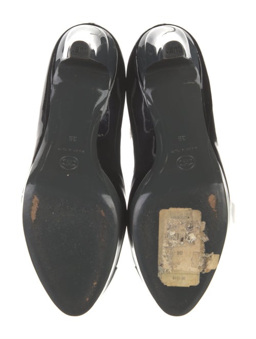 Chanel Interlocking CC Logo Patent Leather Pumps