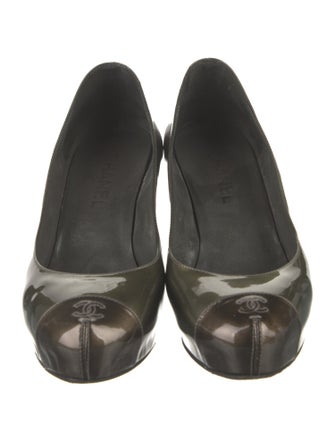 Chanel Interlocking CC Logo Patent Leather Pumps