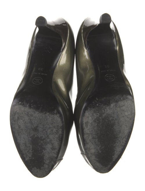 Chanel Interlocking CC Logo Patent Leather Pumps