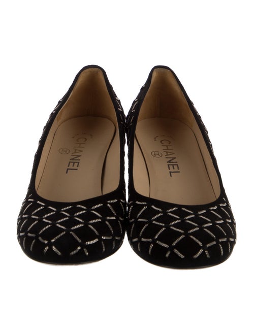 Chanel Interlocking CC Logo Suede Pumps