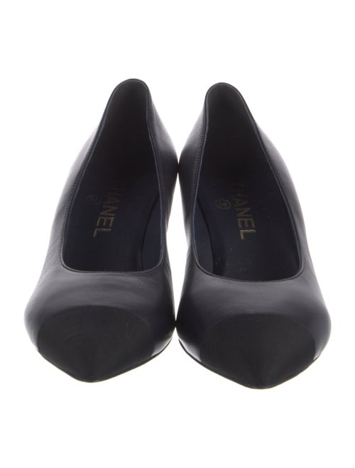 Chanel Interlocking CC Logo Leather Pumps