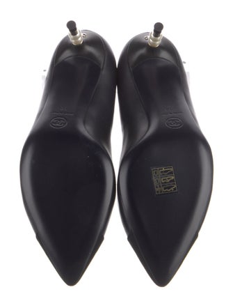 Chanel Interlocking CC Logo Leather Pumps