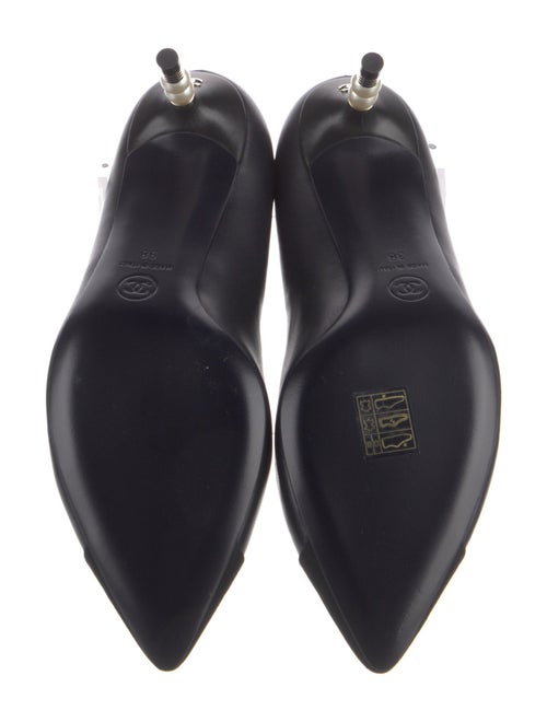 Chanel Interlocking CC Logo Leather Pumps