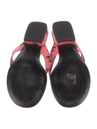 Chanel Interlocking CC Logo Leather Flip Flops