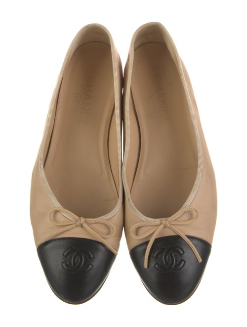 Chanel Interlocking CC Logo Leather Ballet Flats