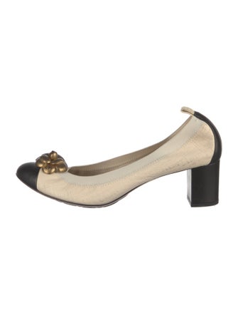 Chanel Interlocking CC Logo Leather Pumps