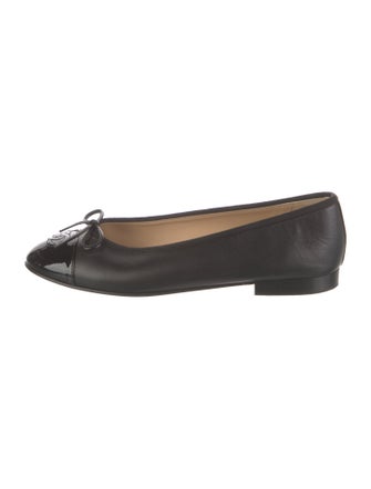 Chanel Interlocking CC Logo Leather Ballet Flats
