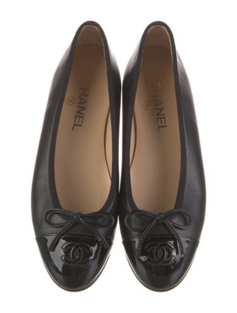 Chanel Interlocking CC Logo Leather Ballet Flats