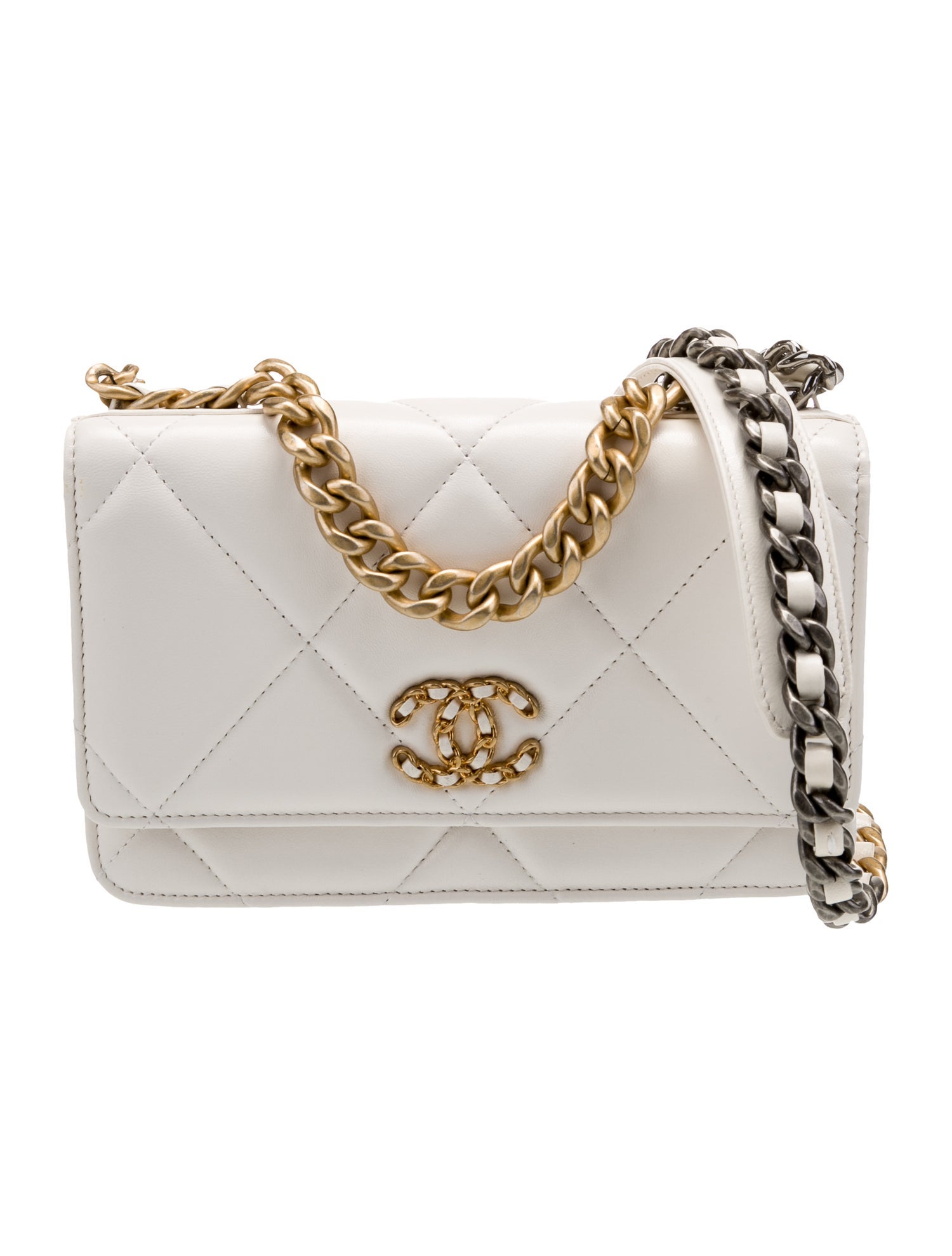 Chanel 19 Wallet on Chain