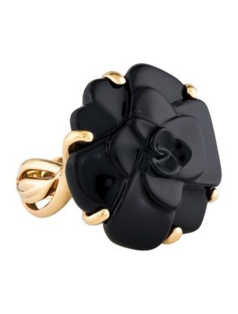 Chanel 18K Onyx Camélia Ring