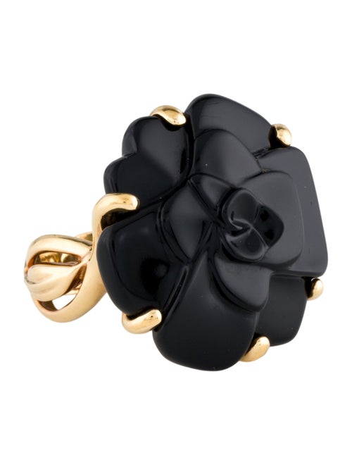 Chanel 18K Onyx Camélia Ring