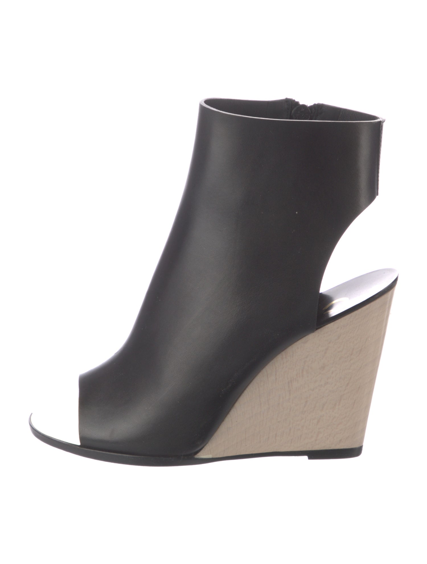 Chanel 2009 Interlocking CC Logo Sandals