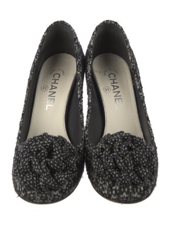 Chanel 2010 Interlocking CC Logo Pumps