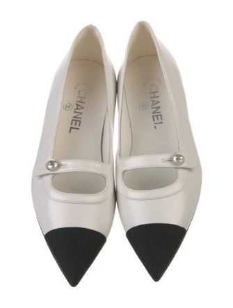 Chanel 2024 Interlocking CC Logo Flats