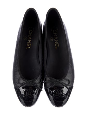 Chanel Interlocking CC Logo Leather Flats