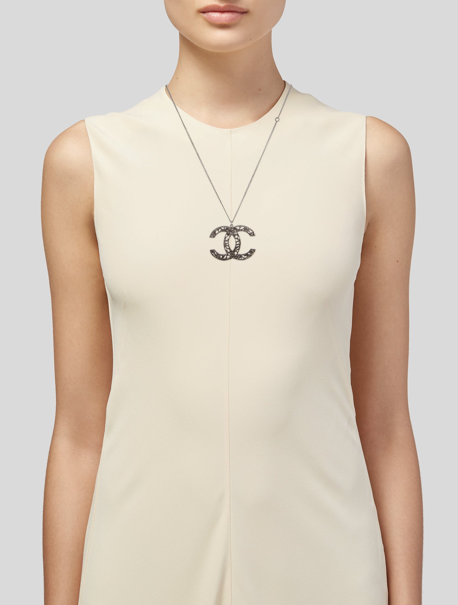 Chanel Floral CC Pendant Necklace