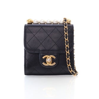 Chanel Interlocking CC Chic Pearls Clutch With Chain