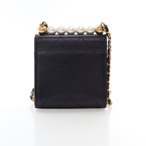 Chanel Interlocking CC Chic Pearls Clutch With Chain