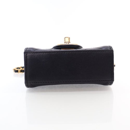 Chanel Interlocking CC Chic Pearls Clutch With Chain