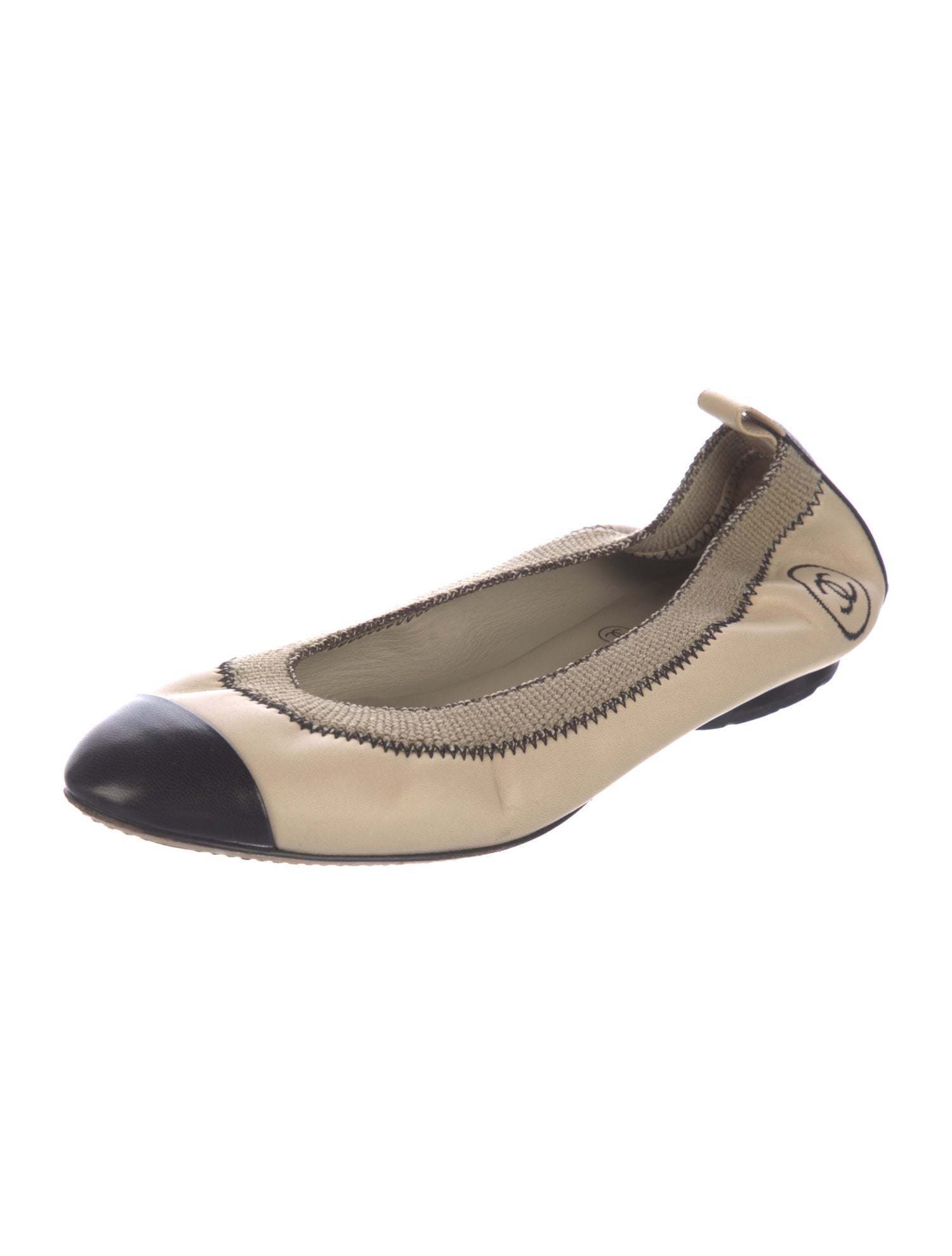 Chanel Interlocking CC Logo Leather Ballet Flats