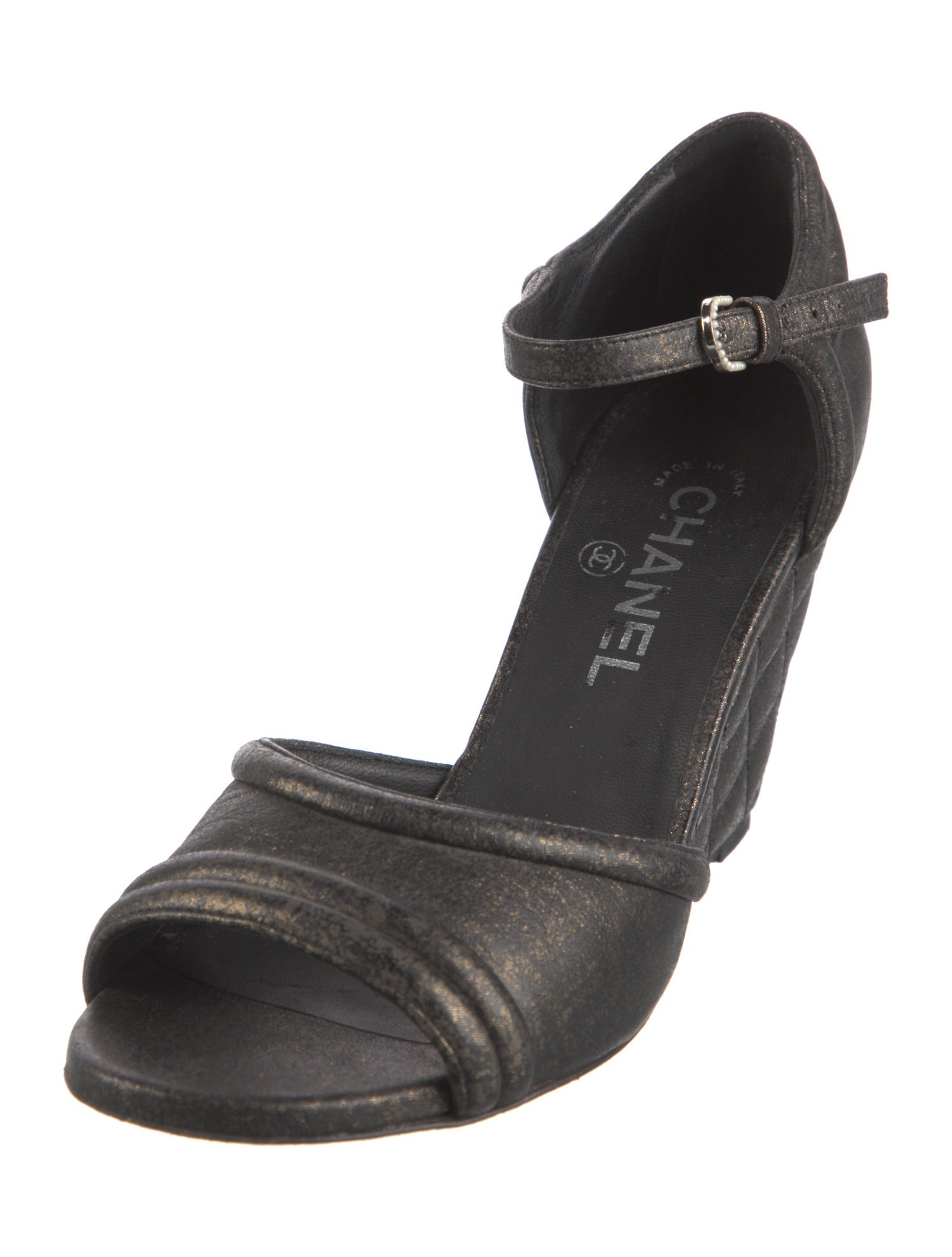 Chanel Interlocking CC Logo D'Orsay Pumps