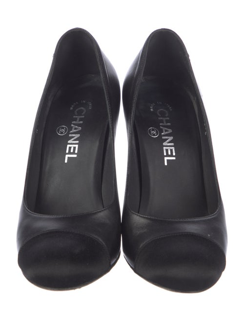 Chanel 2016 Interlocking CC Logo Pumps