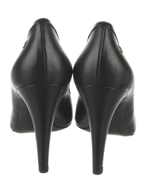 Chanel Interlocking CC Logo Leather Pumps