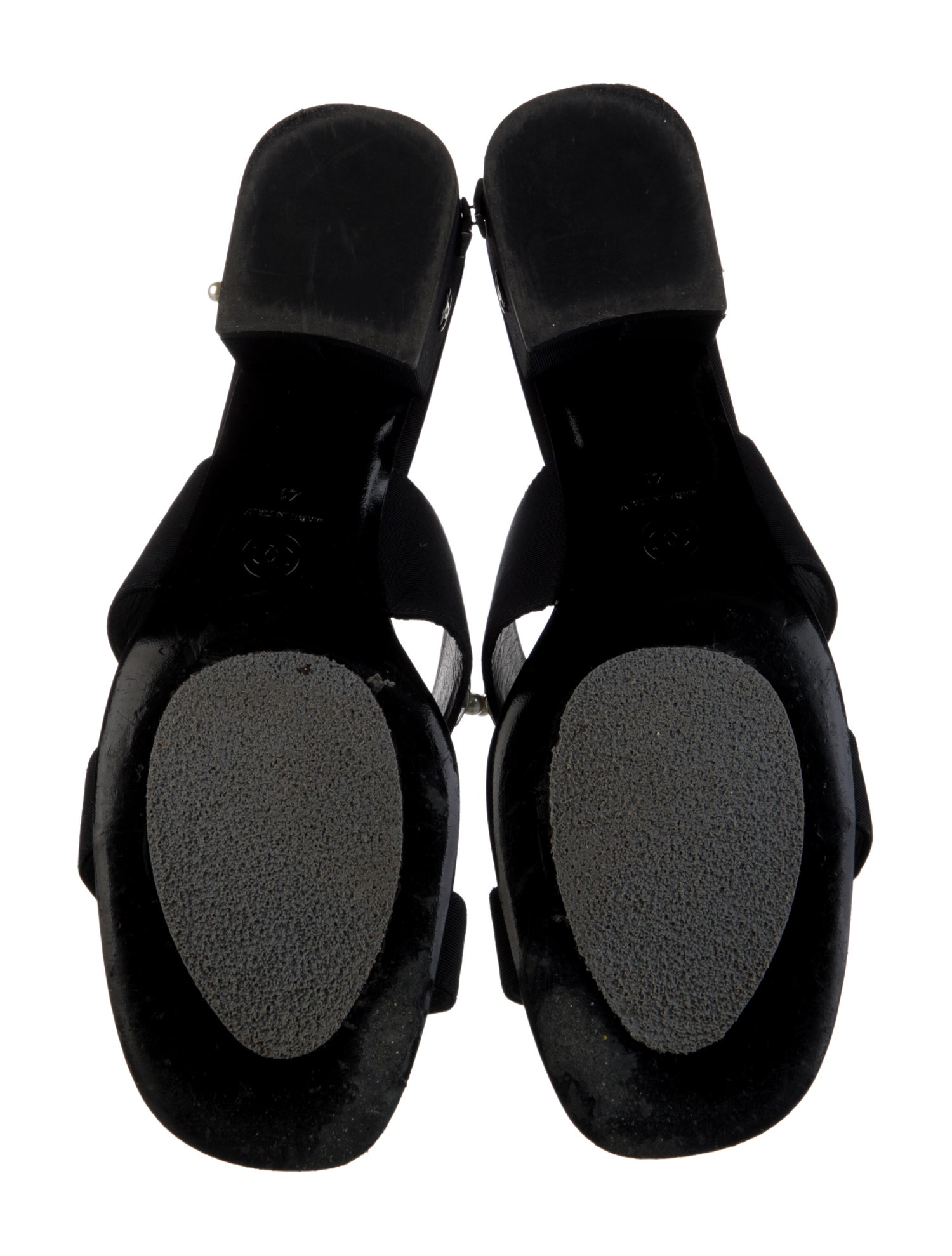 2017 Interlocking CC Logo Slides