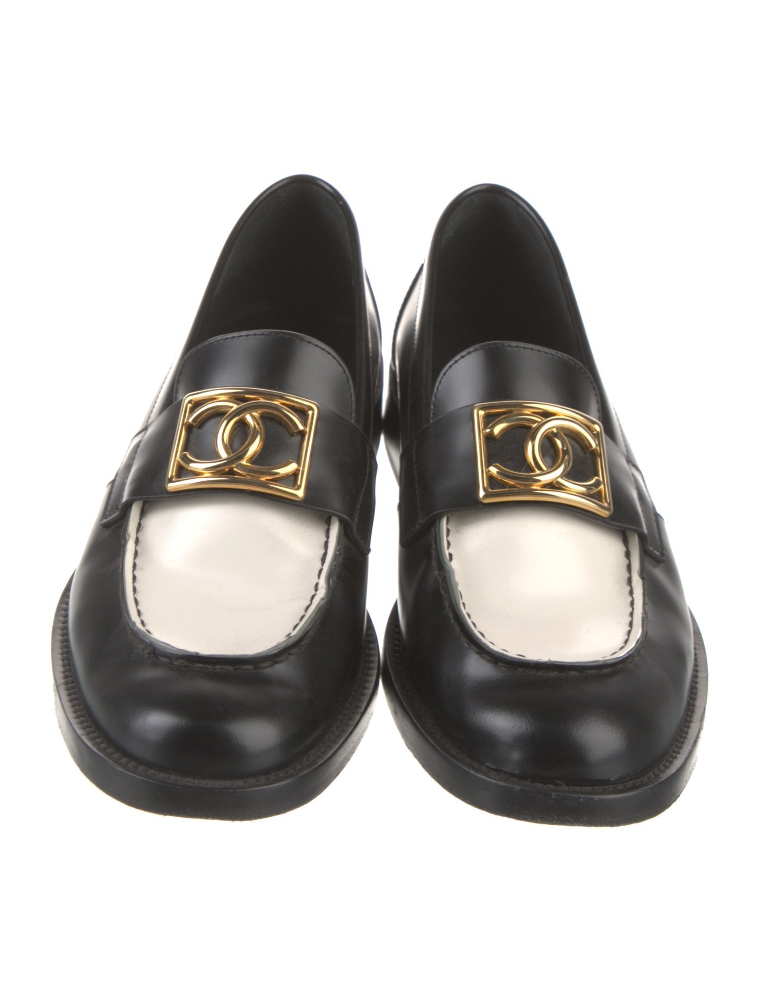 Chanel 2023 Interlocking CC Logo Loafers