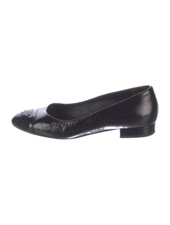 Chanel Interlocking CC Logo Patent Leather Flats