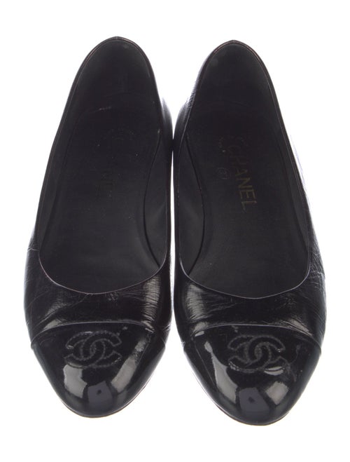 Chanel Interlocking CC Logo Patent Leather Flats