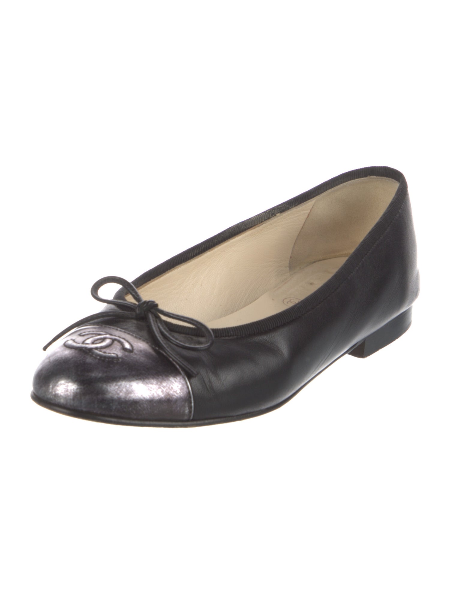 Chanel Interlocking CC Logo Leather Ballet Flats