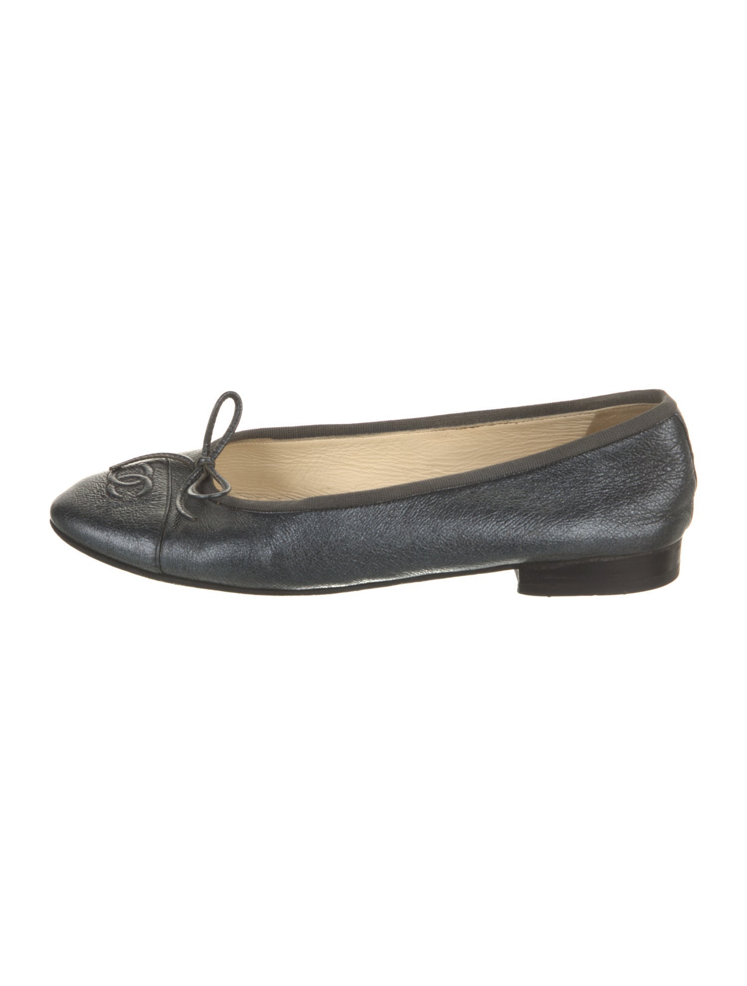 Chanel Interlocking CC Logo Leather Ballet Flats