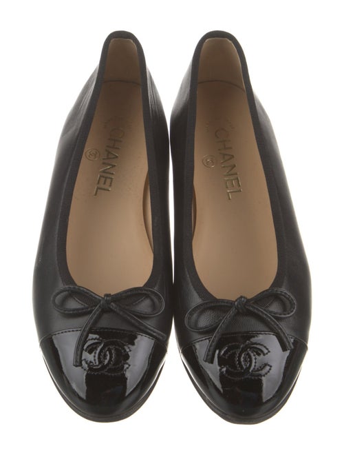 Chanel Interlocking CC Logo Leather Ballet Flats