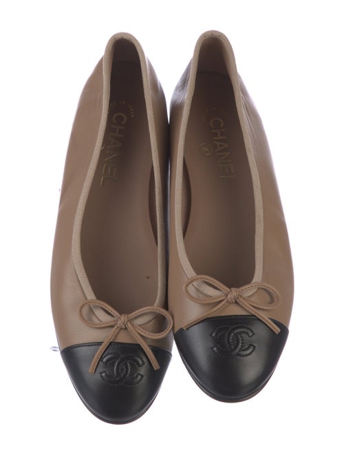 Chanel Interlocking CC Logo Leather Ballet Flats