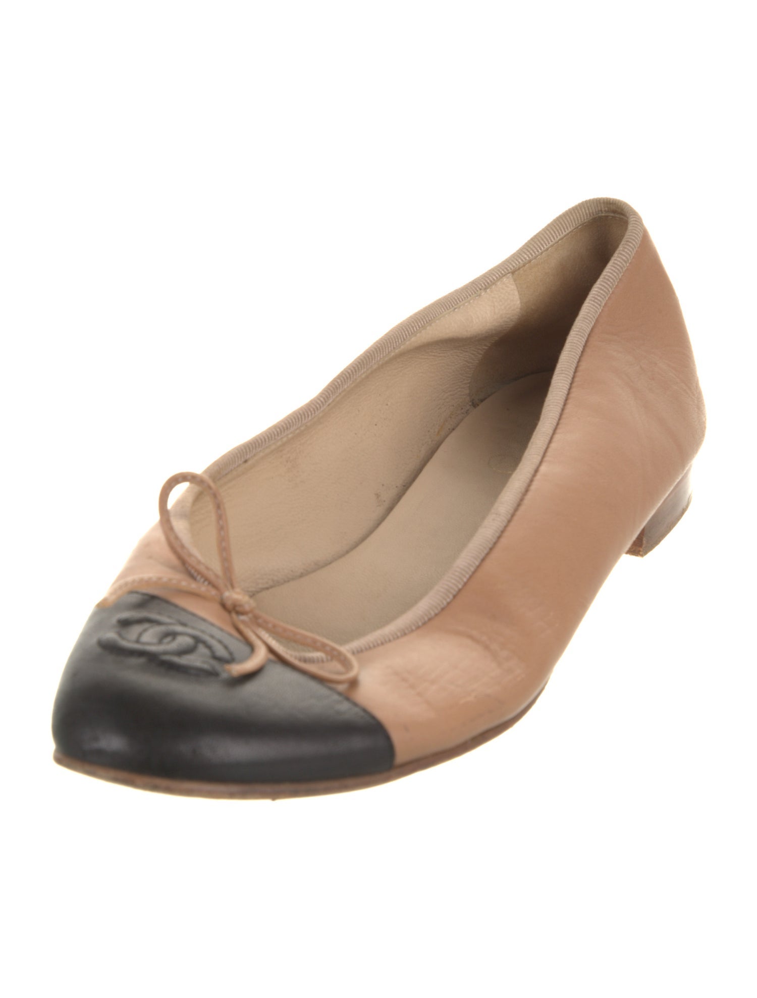 Chanel Interlocking CC Logo Leather Ballet Flats