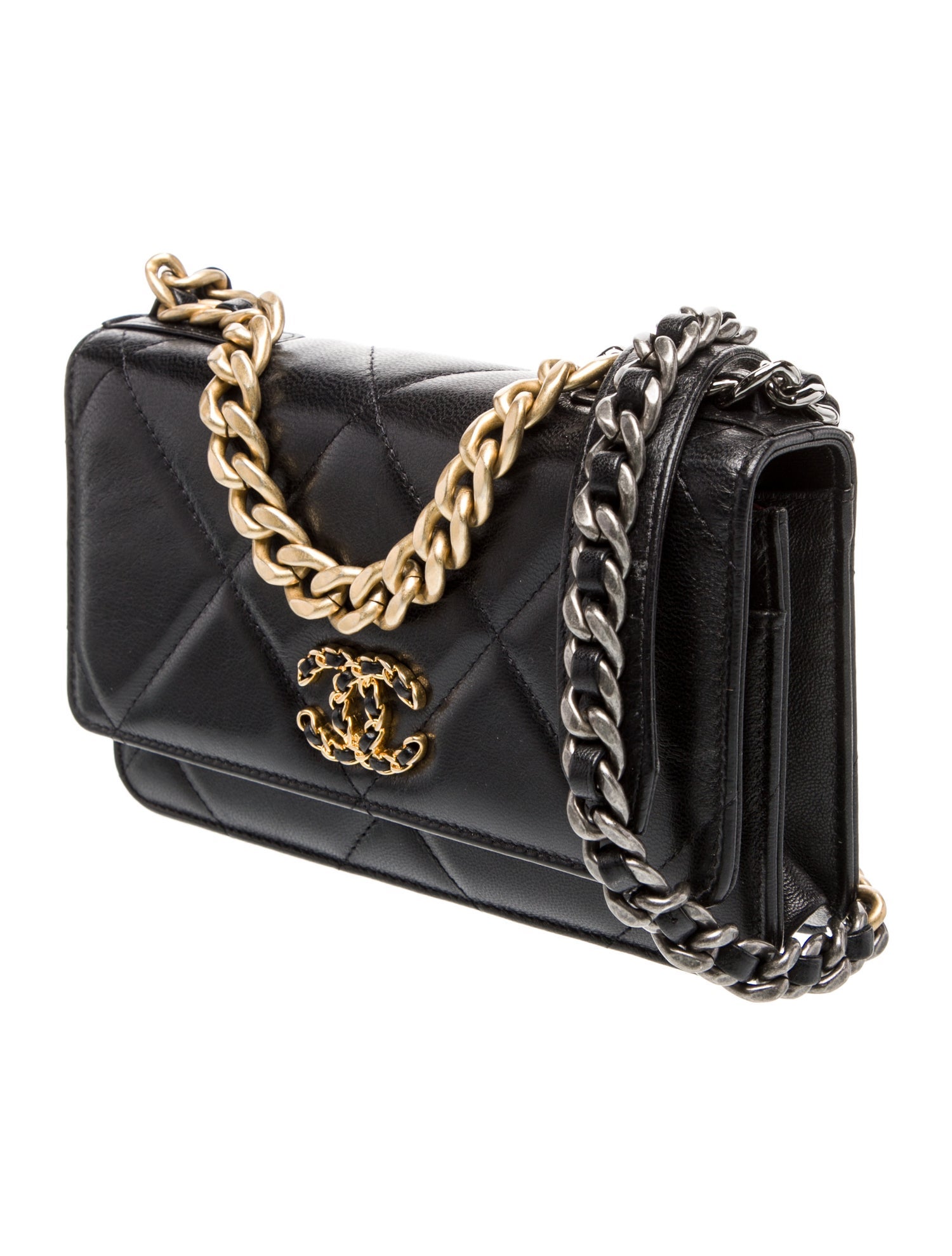 Chanel 19 Wallet On Chain