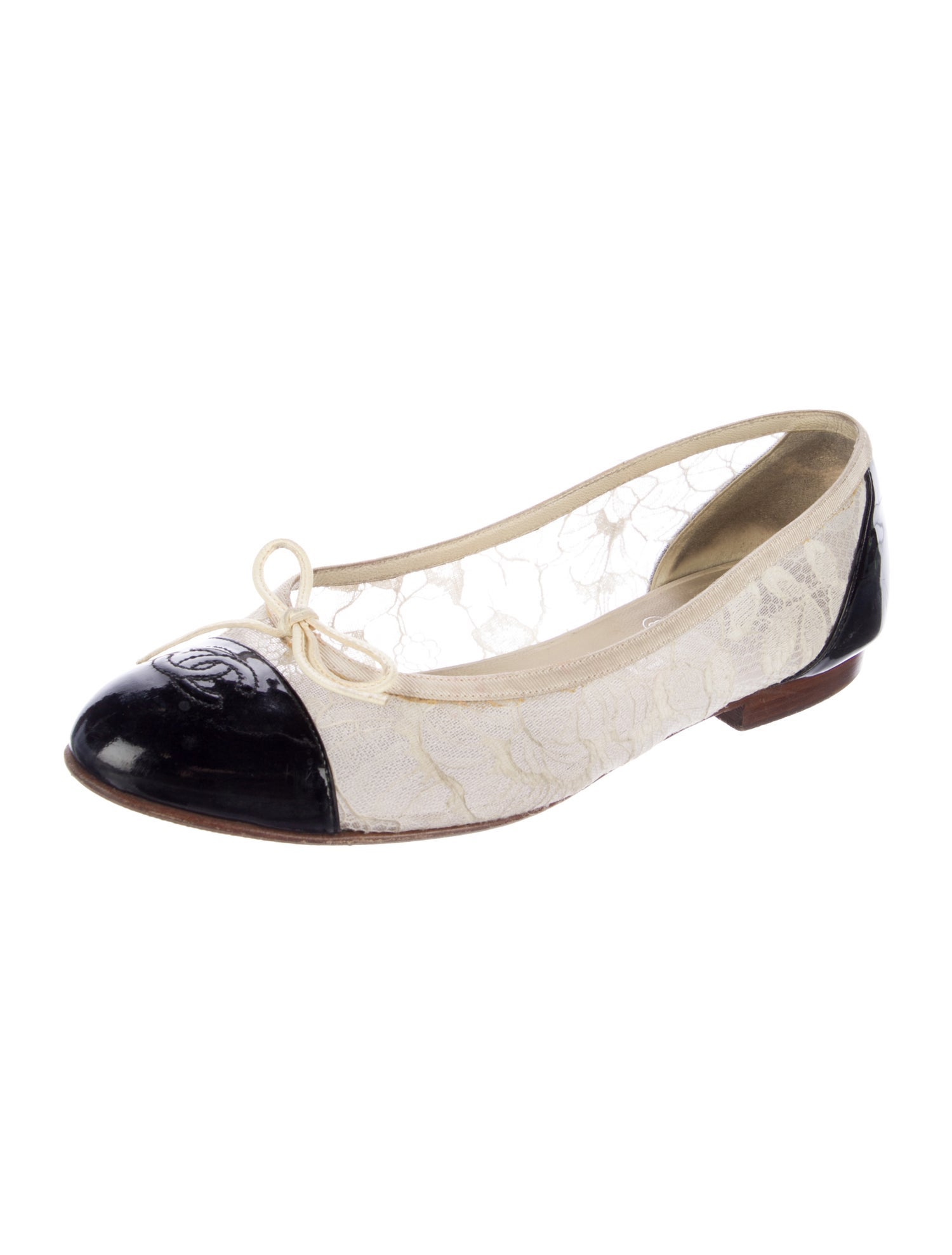 Chanel Interlocking CC Logo Lace Ballet Flats