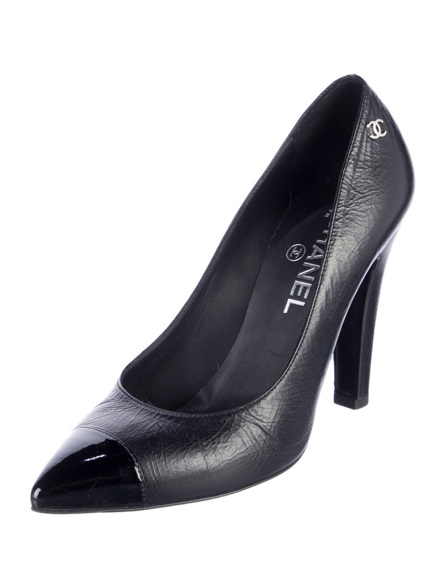 Chanel Interlocking CC Logo Leather Pumps
