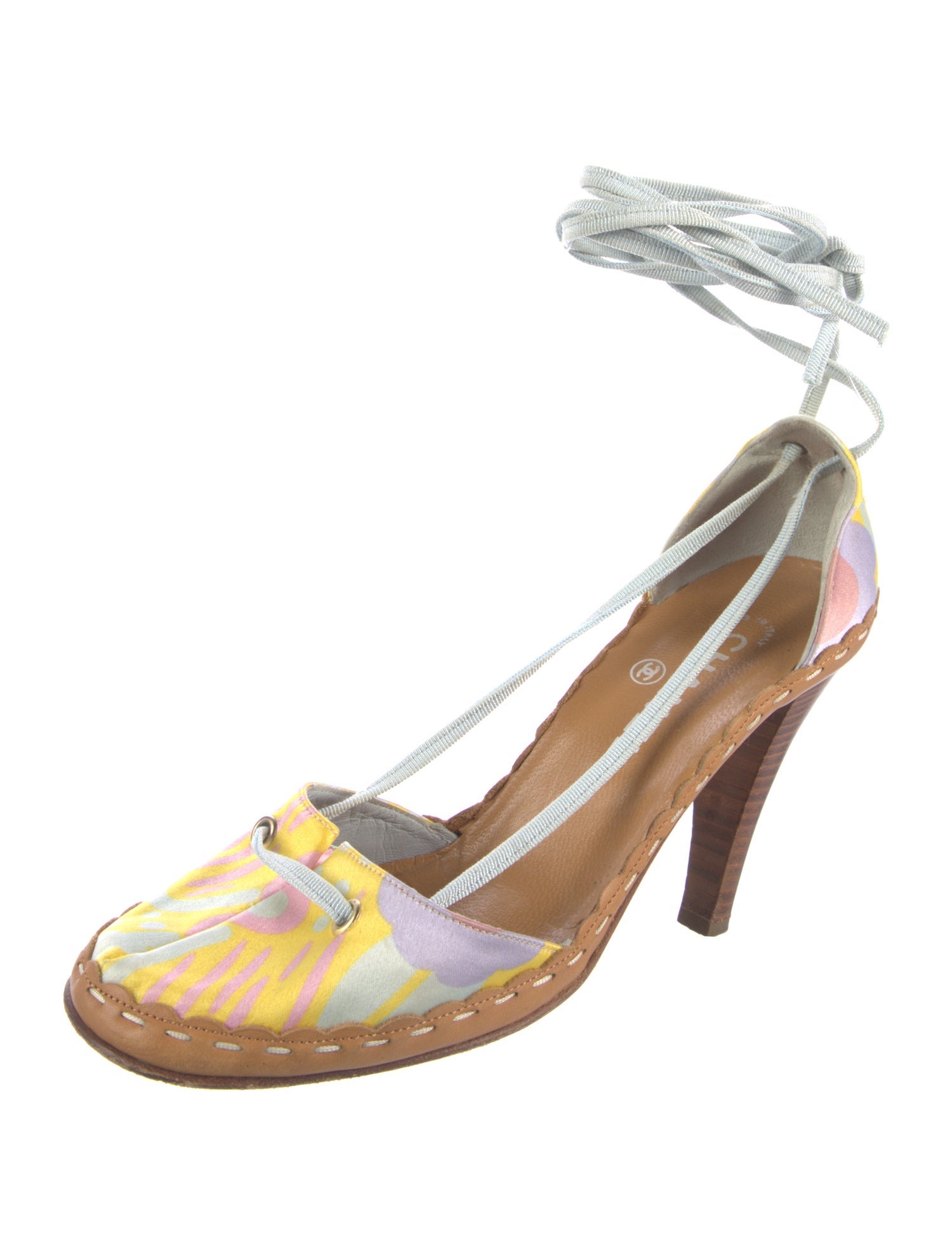 Chanel Vintage Interlocking CC Logo Pumps