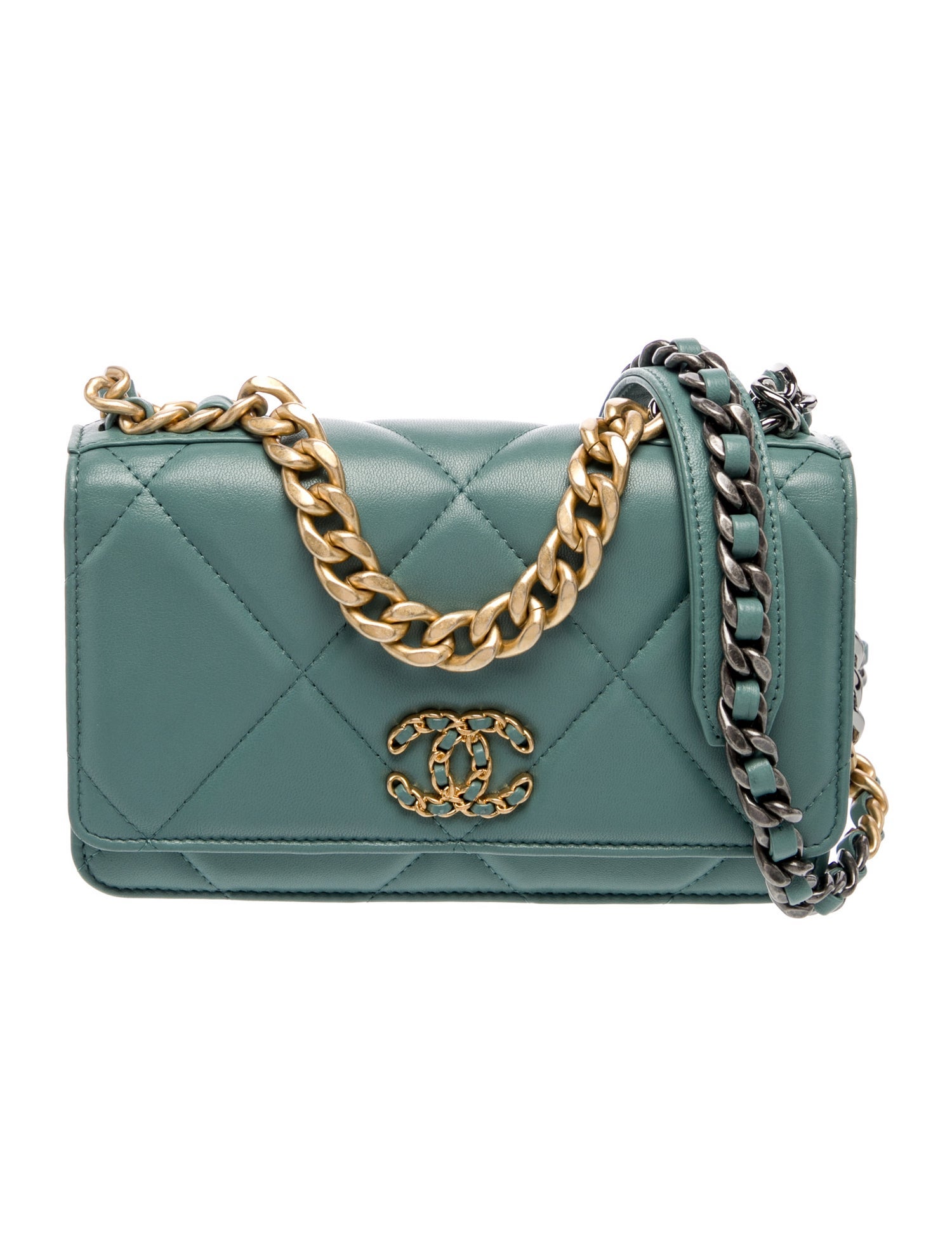 Chanel 19 Wallet On Chain