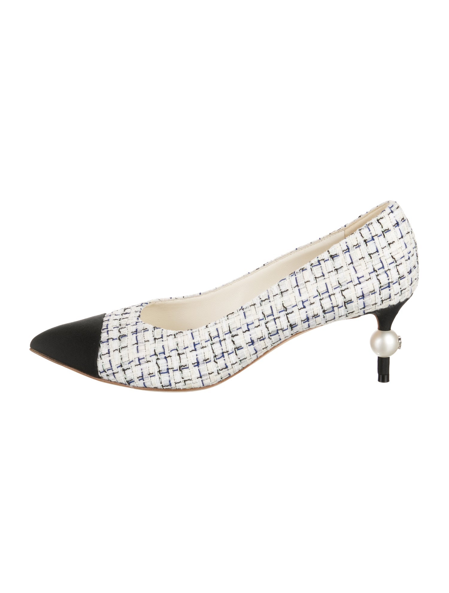Chanel Interlocking CC Logo Tweed Pumps