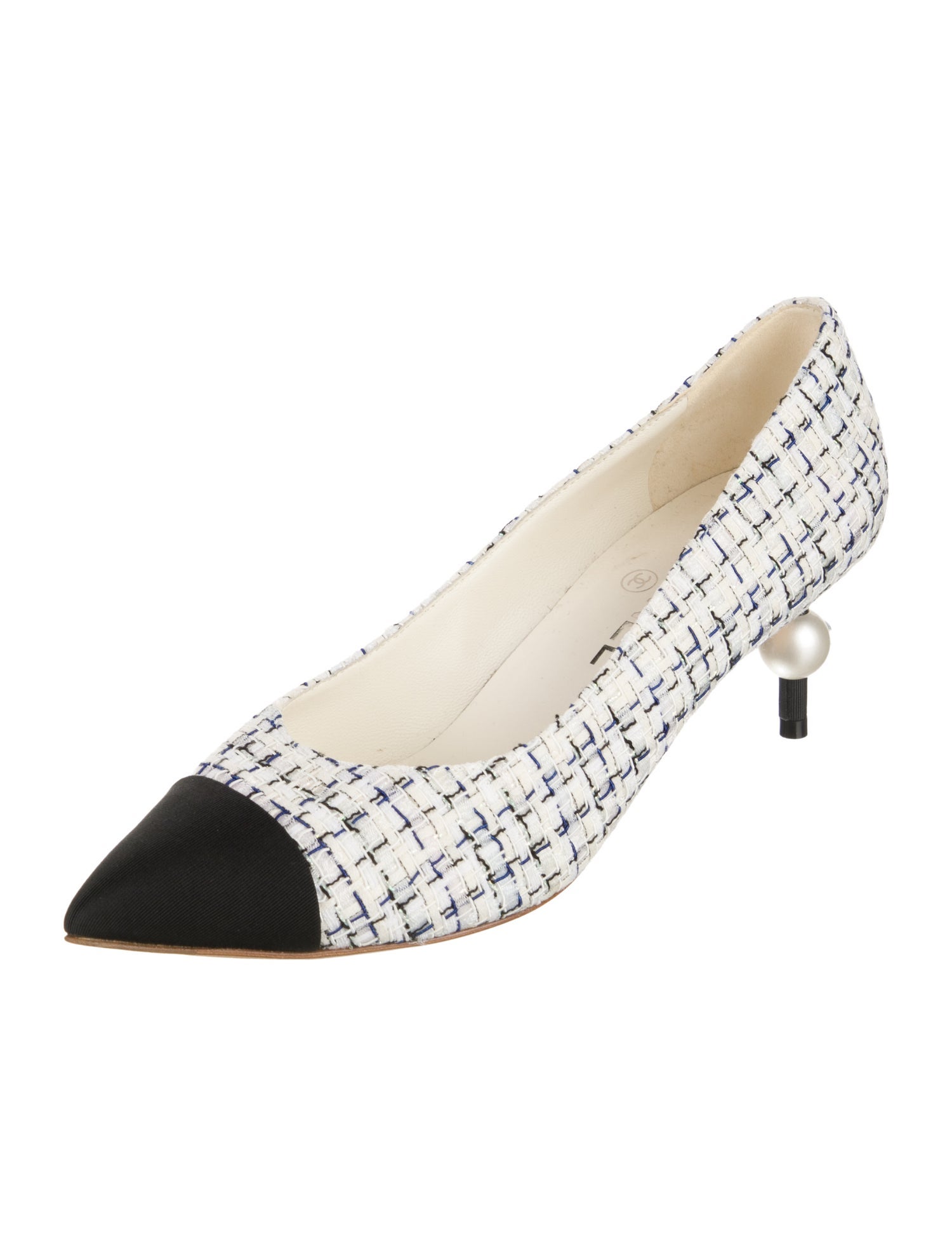 Chanel Interlocking CC Logo Tweed Pumps