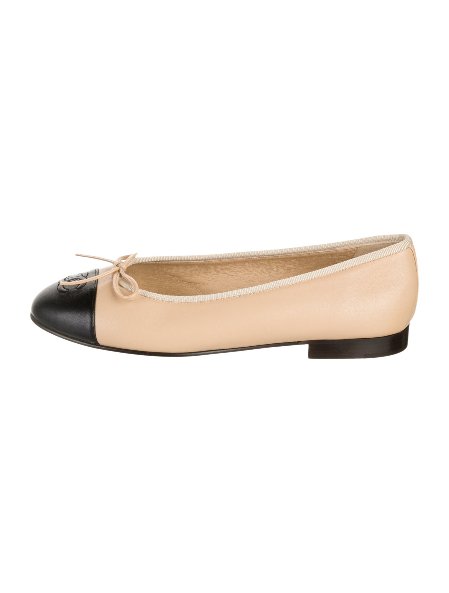 Chanel Interlocking CC Logo Leather Ballet Flats