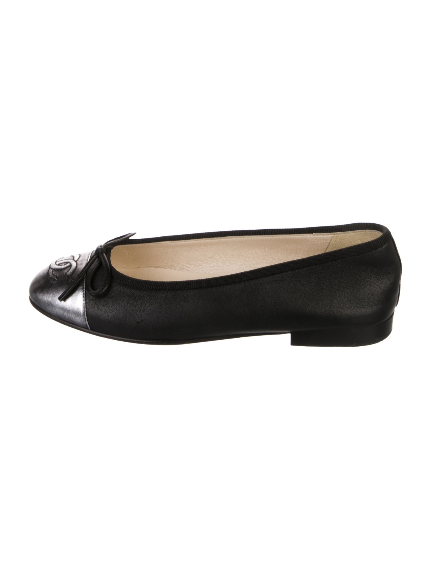 Chanel Interlocking CC Logo Leather Flats